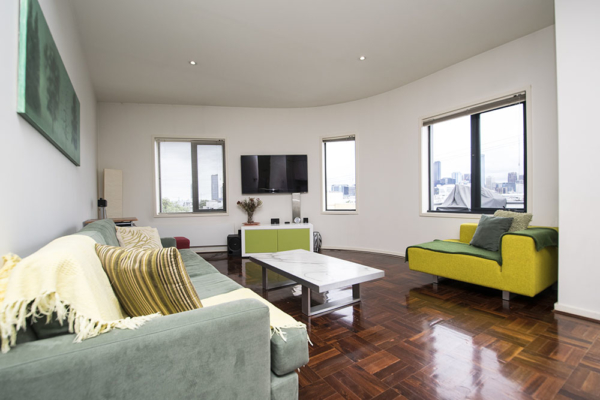 Port Melbourne Apartment - living room