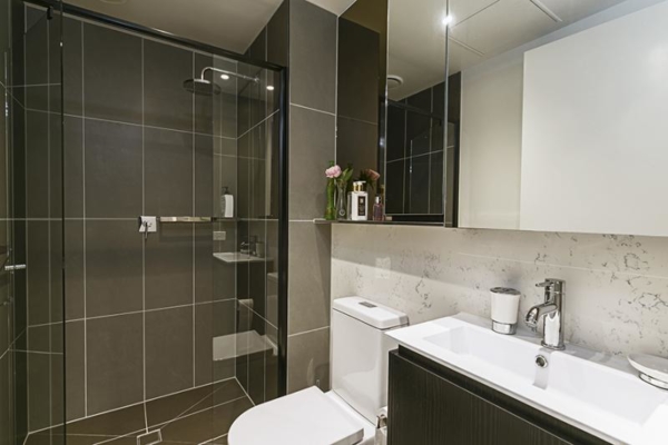 South Yarra Apartment - bathroom