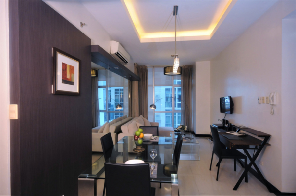 Blue Sapphire Residences apartment - living and dining