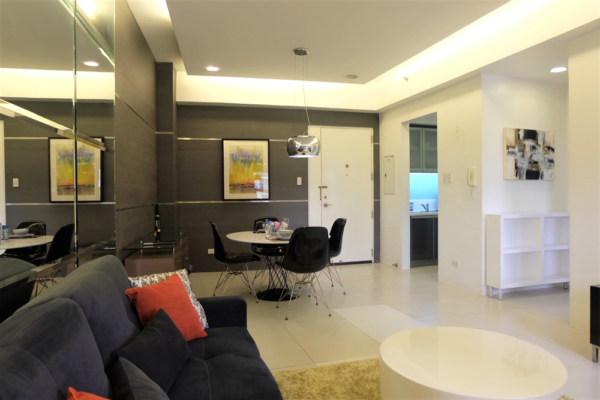 Icon Residences - 1 bedroom apartment - living and dining room