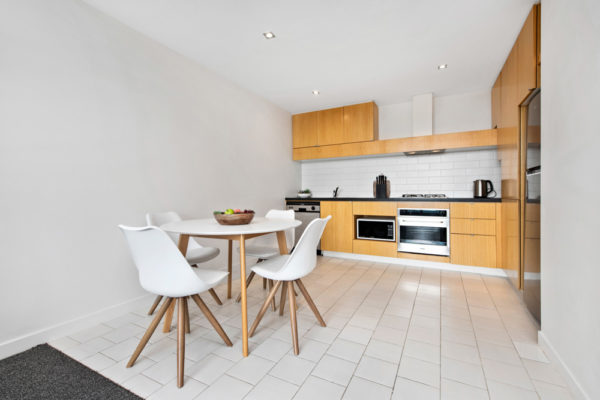 QV1 apartment - kitchen and dining