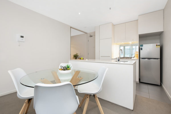 Docklands apartment 608 - kitchen and dining