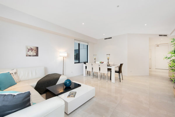 Clarendon Street apartment 2107 - living and dining