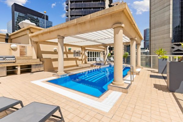 Bond St, Mantra apartment, Sydney - pool