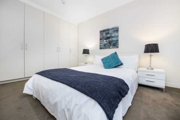 Atlantis - Melbourne apartment - bedroom