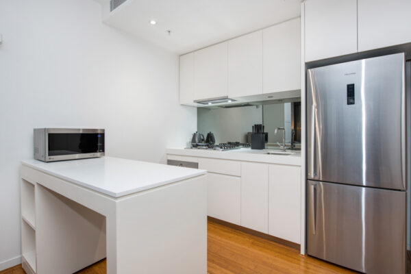 108 Flinders St apartment, Melbourne - 610 kitchen
