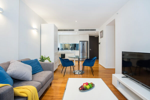 108 Flinders St apartment, Melbourne - living room