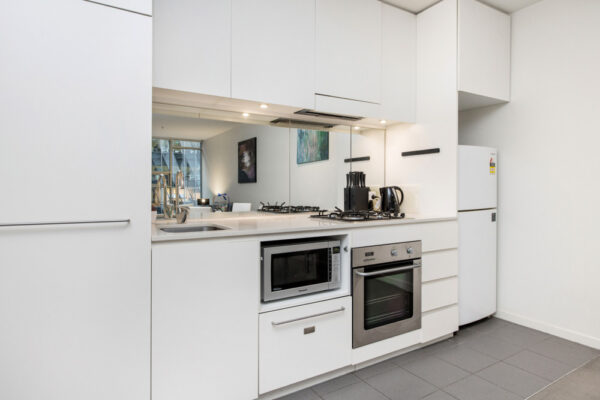 Village Docklands apartment - 1311 kitchen