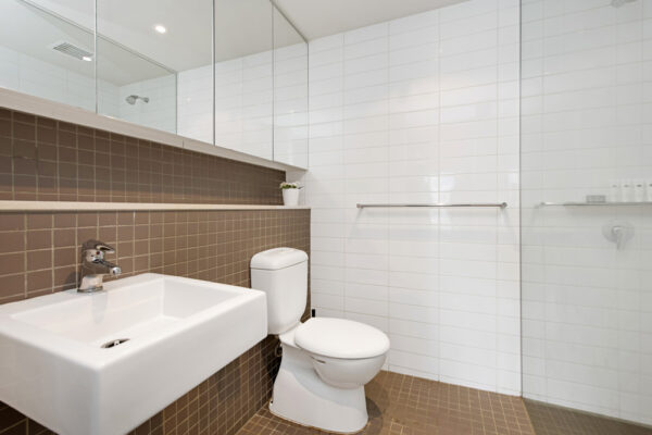 Village Docklands apartment - 1406 bathroom