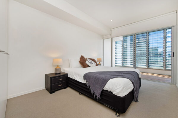 Village Docklands apartment - 1406 bedroom