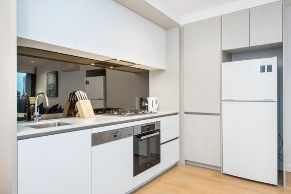 Melbourne Quarter apartment, Docklands - 2112 kitchen