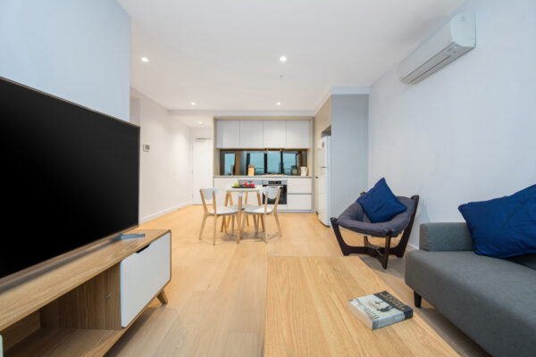 Melbourne Quarter apartment, Docklands - 2112 living and dining room