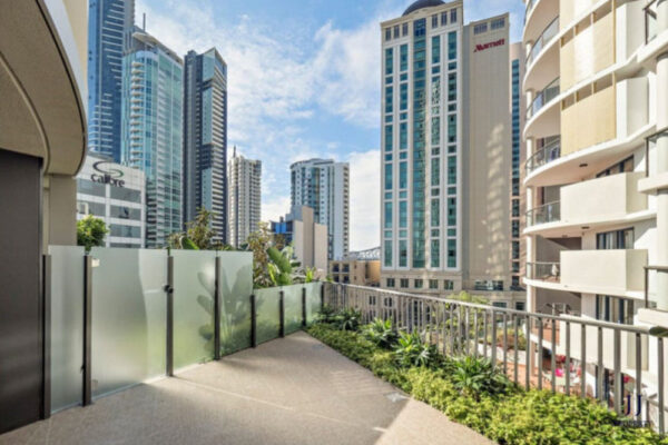 Queen St, Brisbane apartment - outdoor area