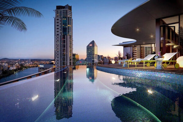 Queen St, Brisbane apartment - swimming pool