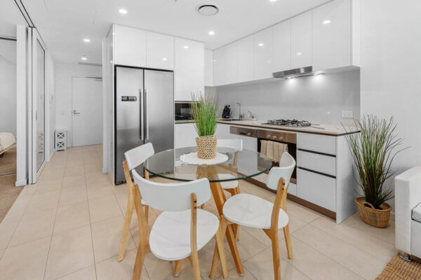 Ann St, Brisbane - Apartment dining and kitchen