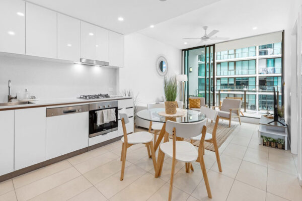 Ann St, Brisbane - Apartment living room and dining