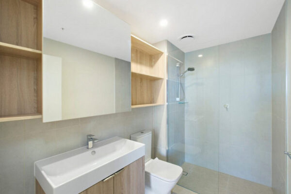 Queen St, Brisbane apartment - bathroom