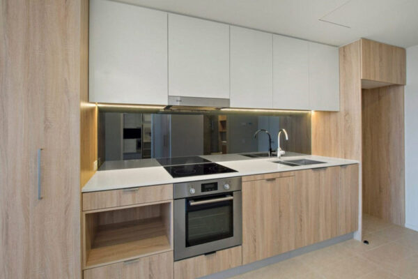 Queen St, Brisbane apartment - kitchen