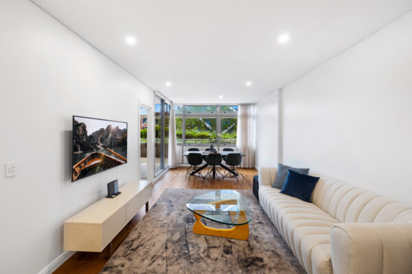 Shelley St, Sydney apartment - living room