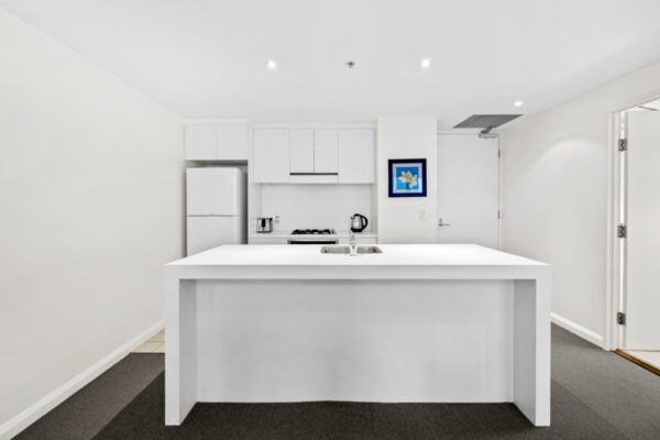 Shelley St, Sydney apartment 713 - kitchen