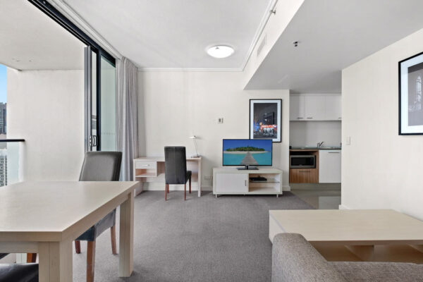Brisbane City 1 bedroom apartment - living room and dining