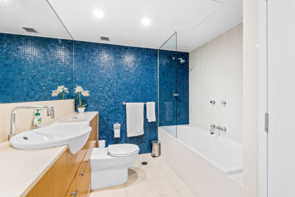 Shelley St, Sydney apartment - bathroom