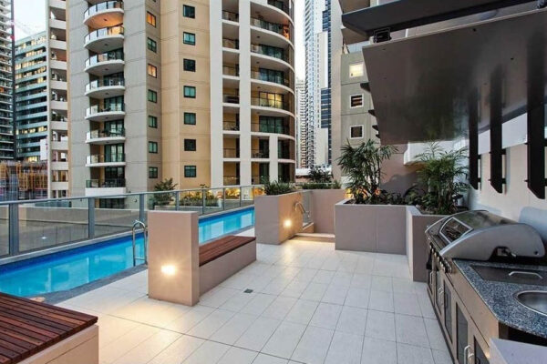 Charlotte Street, Brisbane - outdoor swimming pool