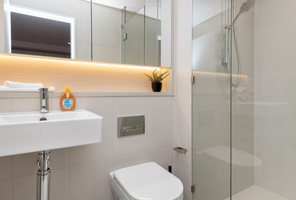 Melbourne Quarter apartment, Docklands - 3807 bathroom