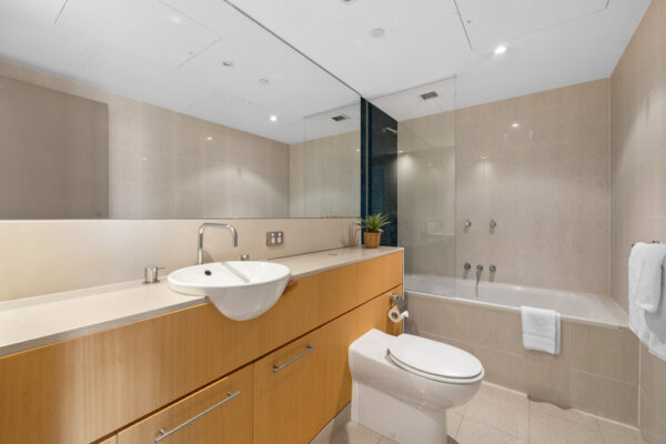Shelley St, Sydney - apartment 1201 bathroom