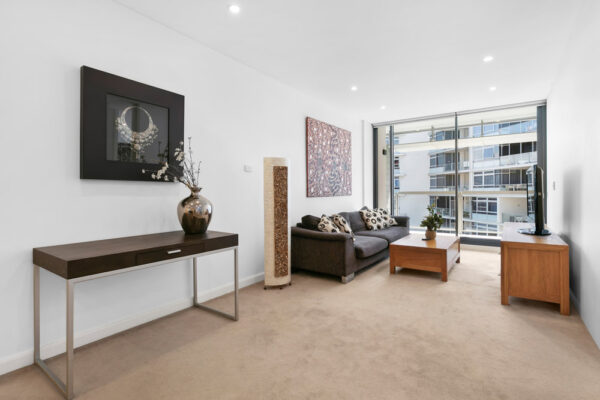 Shelley St, Sydney - apartment 607 lounge