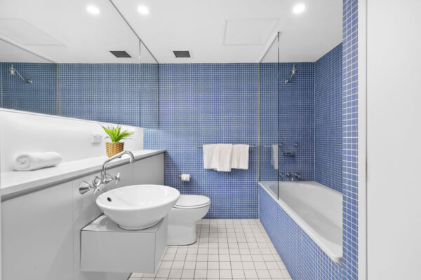 Shelley St, Sydney - apartment 607 bathroom