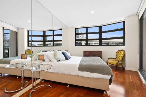 Shelley St, Sydney - apartment 701 bedroom