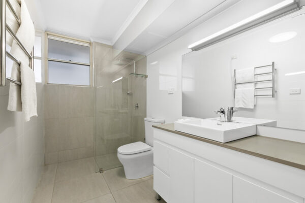 York St, Sydney - apartment 34 bathroom