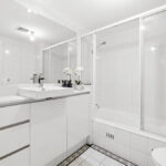 Landmark Apartments, Sydney - apartment 1501 - bathroom