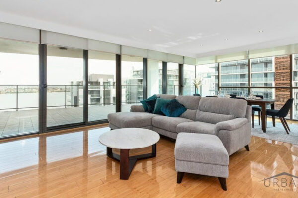 Fairlanes Apartments, Perth - 185 - living room and balcony