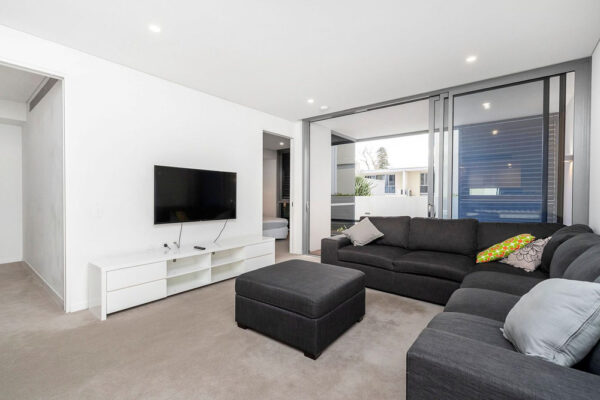 Queens Riverside - QII apartment 107 - living room