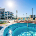 Queens Riverside - QII apartments, Perth - outdoor pool and spa