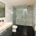Condor Towers apartment 27 - bathroom