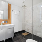 Condor Towers, Perth. Apartment 100 - bathroom