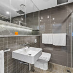The Alex Apartments, Alexandria - apartment 409 - bathroom